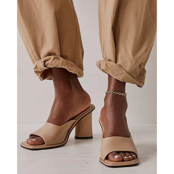 Free People Shoes - 🎉LAST CHANCE🎉 FREE PEOPLE Mandi Mule Heel / Dune